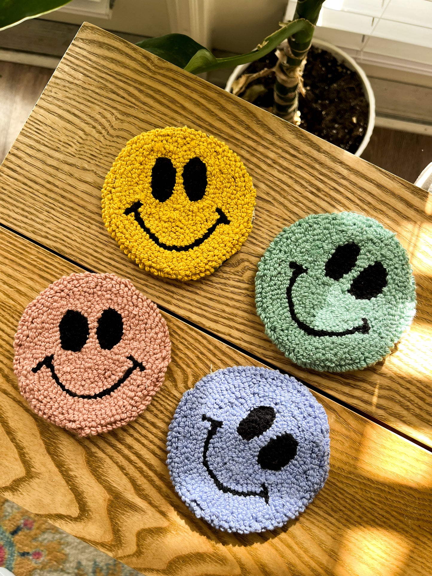 smiley face mug rug