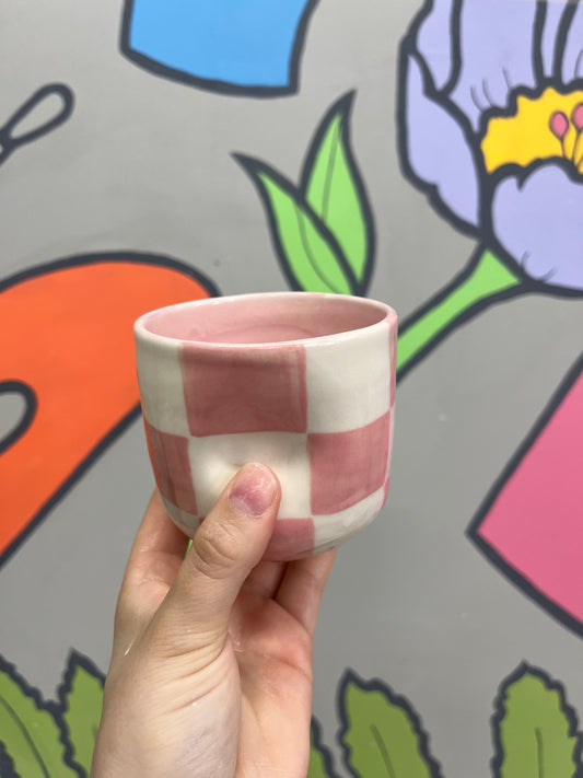 strawberry checkered thumb cup