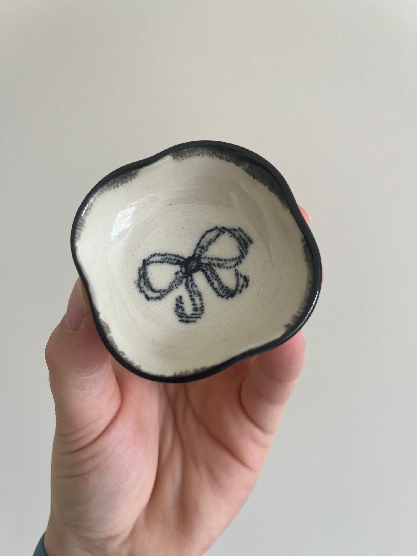 bow ring dish