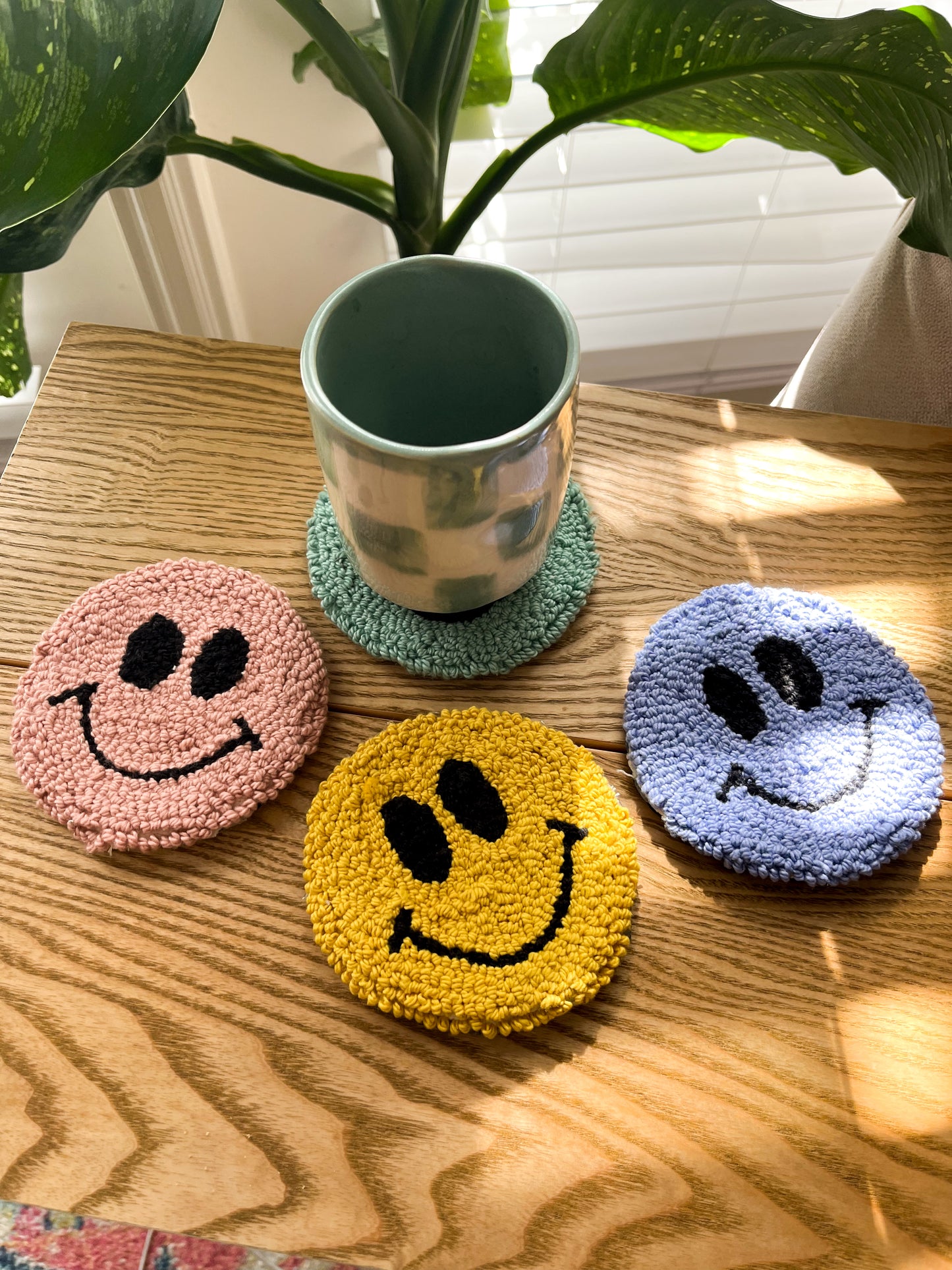 smiley face mug rug